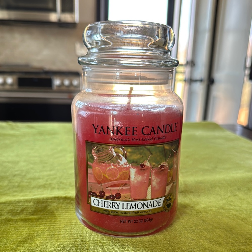 Yankee Candle Cherry Lemonade Jar